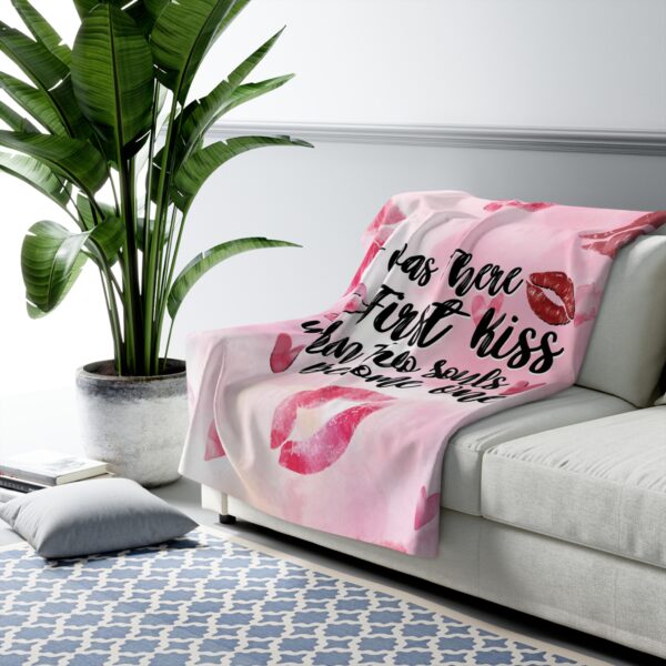 Sherpa Fleece Blanket - Romantic First Kiss Soulmates Let's Go Somewhere - Image 3